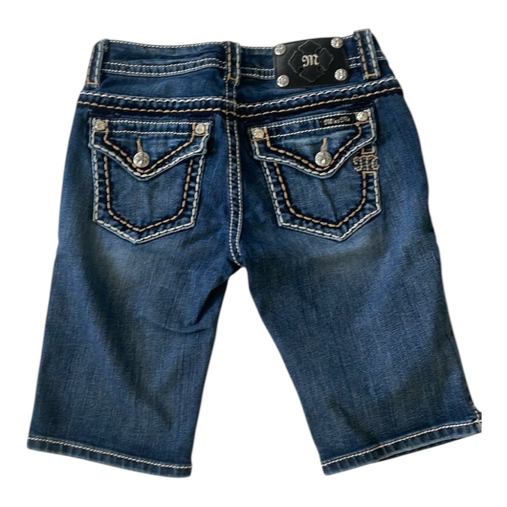 ♥️Miss me ♥️Mid-Rise Bermuda Denim Jeans size (25) women’s. - Picture 2 of 10
